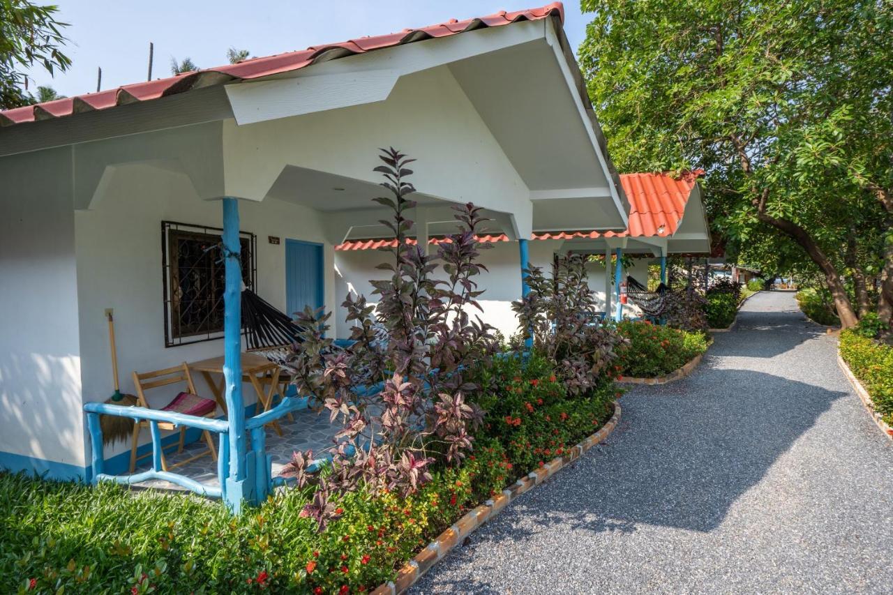 Isara Lanta Beach Resort Koh Lanta Exterior photo